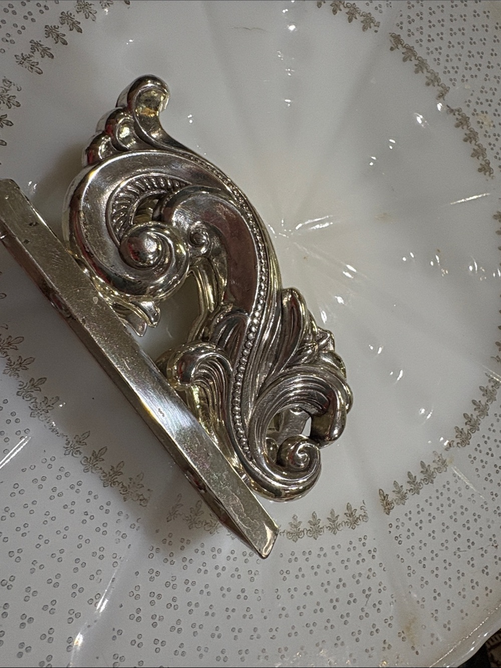 Ornate Silver Brighton card holder - Classic Home Accent